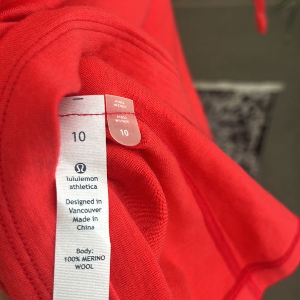 NWT Lululemon St Moritz Merino Wool Jersey / Turtleneck / Base Layer - Picture 5 of 8